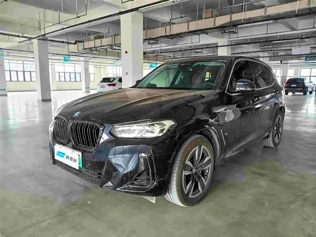 BMW iX3 — фото 1