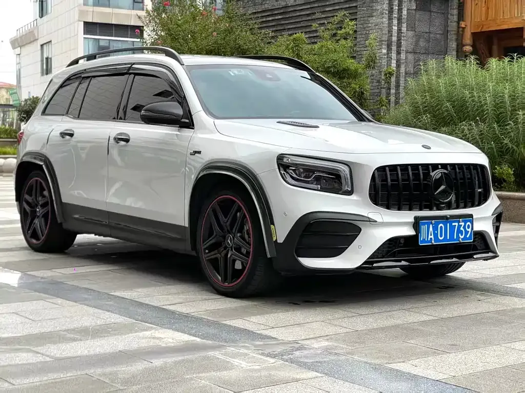 Mercedes-Benz GLB AMG — фото 9