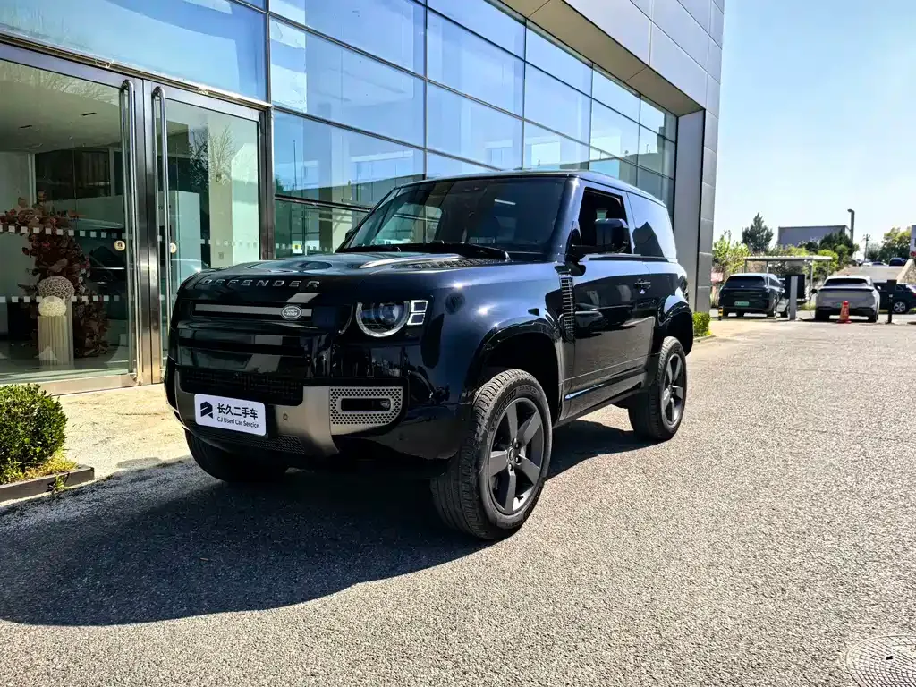 Land Rover Defender — фото 1