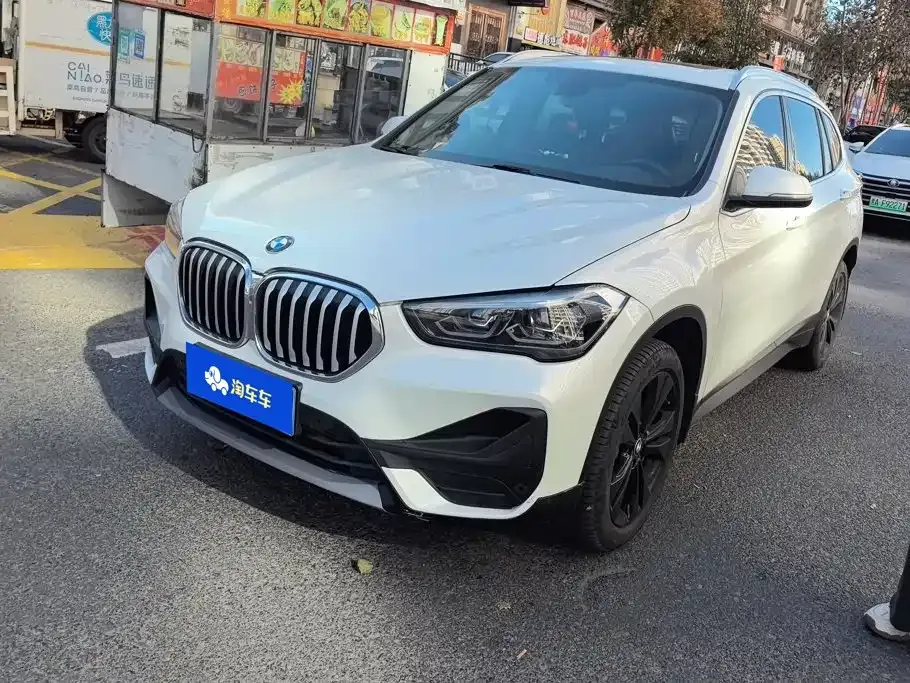 BMW X1 — фото 1