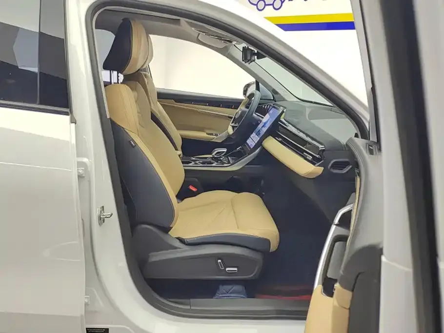 Geely Boyue L — фото 4