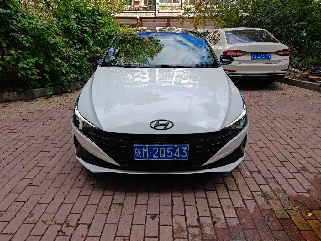 Hyundai Elantra — фото 3