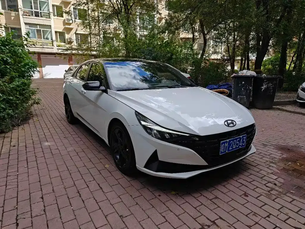 Hyundai Elantra — фото 9