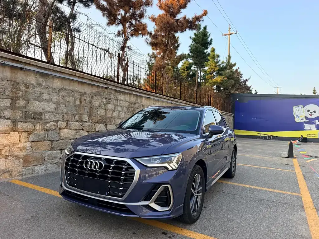 Audi Q3 — фото 1