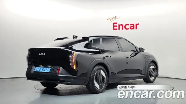 Kia EV4 — фото 3