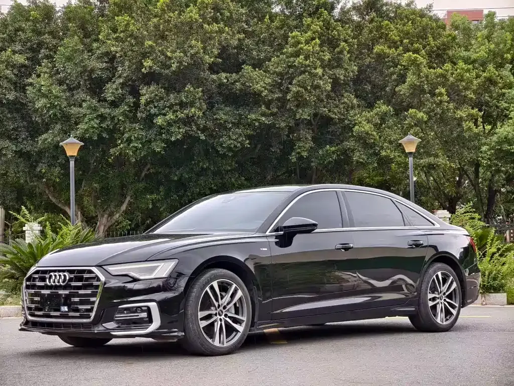 Audi A6L — фото 1