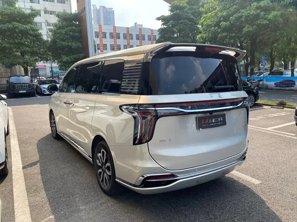 Hongqi HQ9 — фото 3