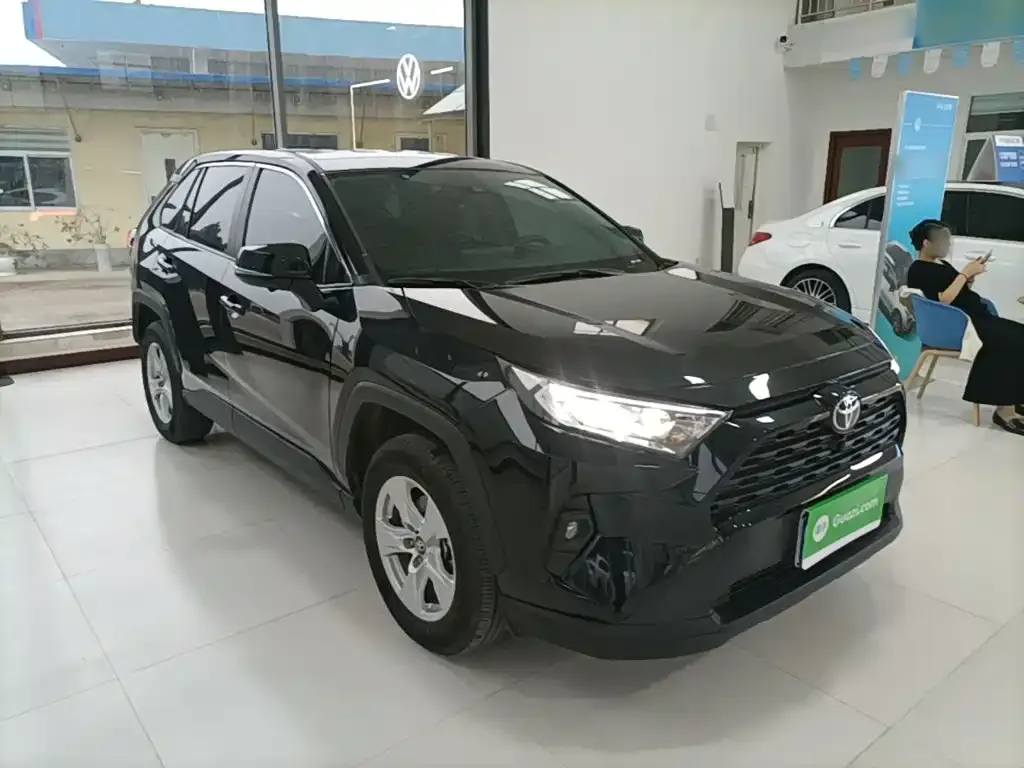 Toyota RAV4 — фото 4