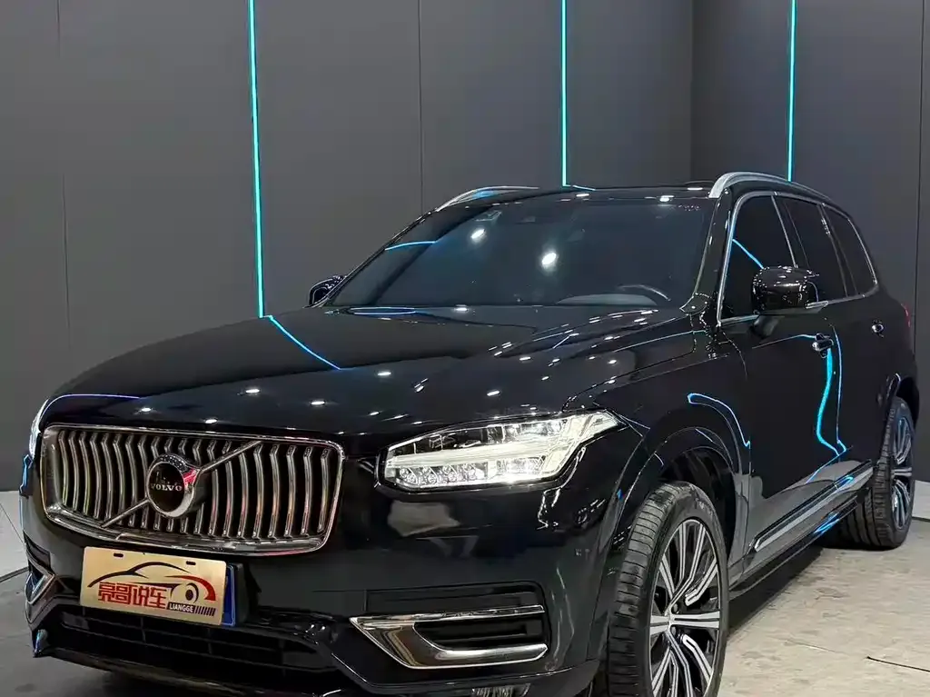 Volvo XC90 — фото 1