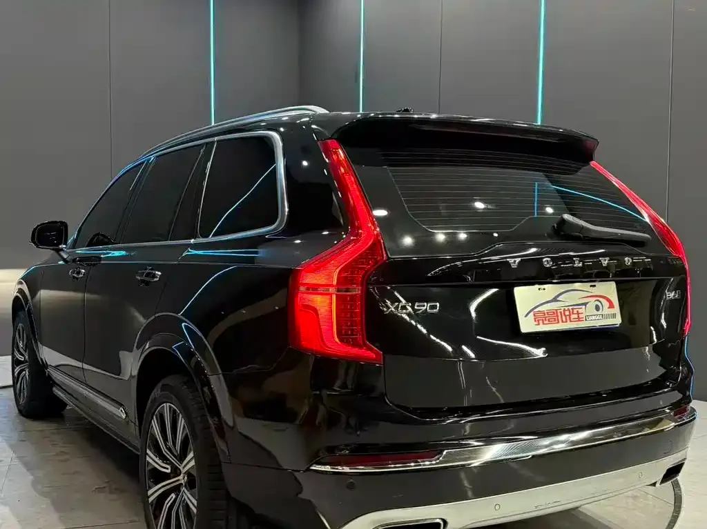 Volvo XC90 — фото 9