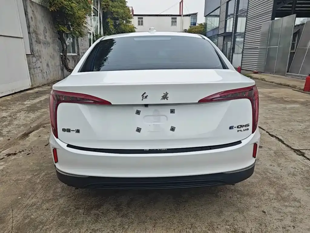 Hongqi E-QM5 — фото 9
