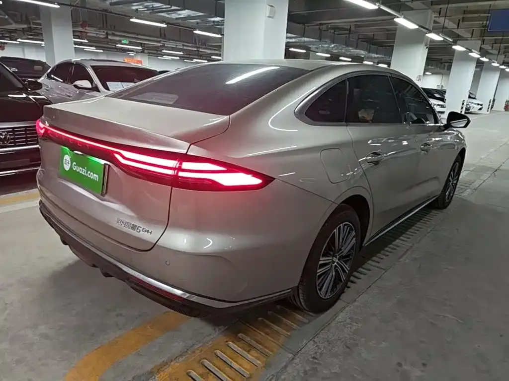 Geely Galaxy Xingyao 6 — фото 6