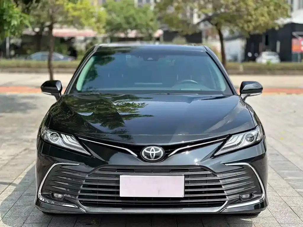 Toyota Camry — фото 7