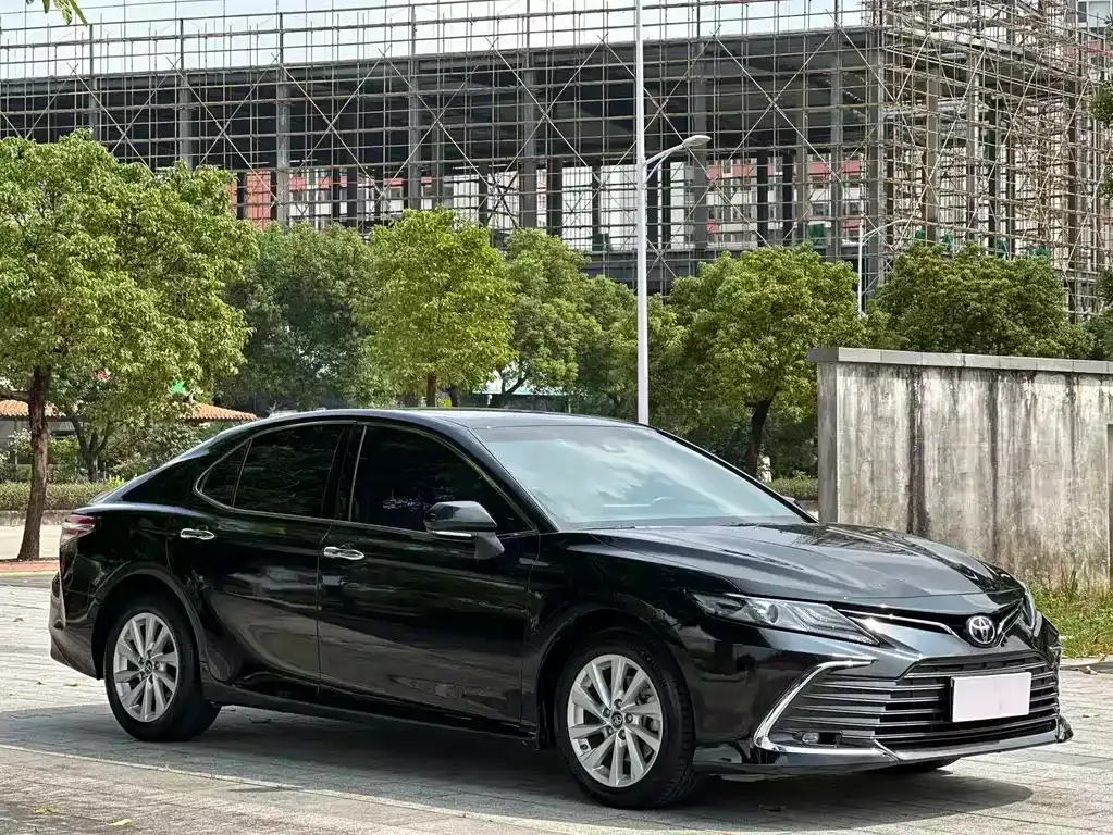Toyota Camry — фото 6