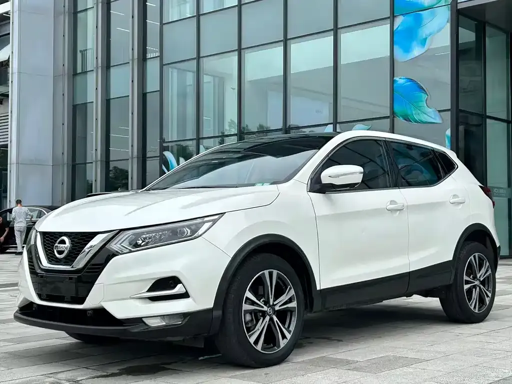 Nissan Qashqai — фото 1