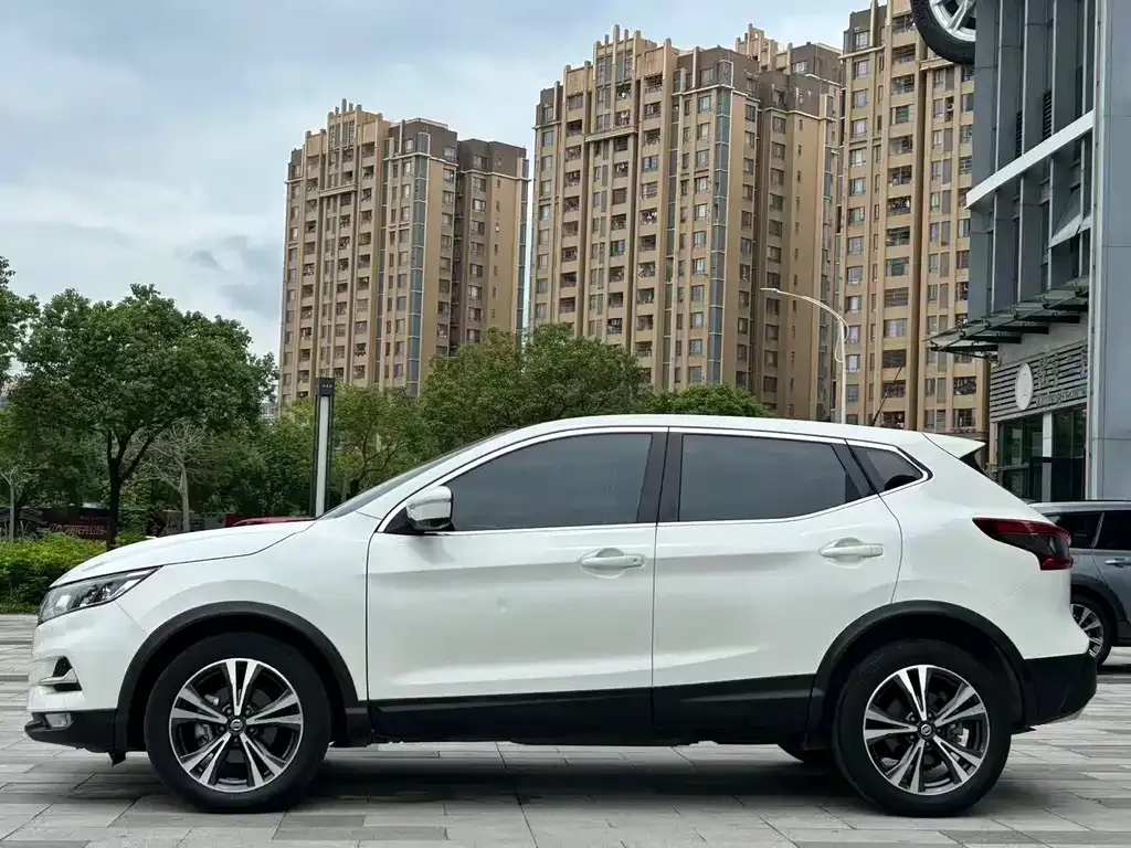 Nissan Qashqai — фото 8