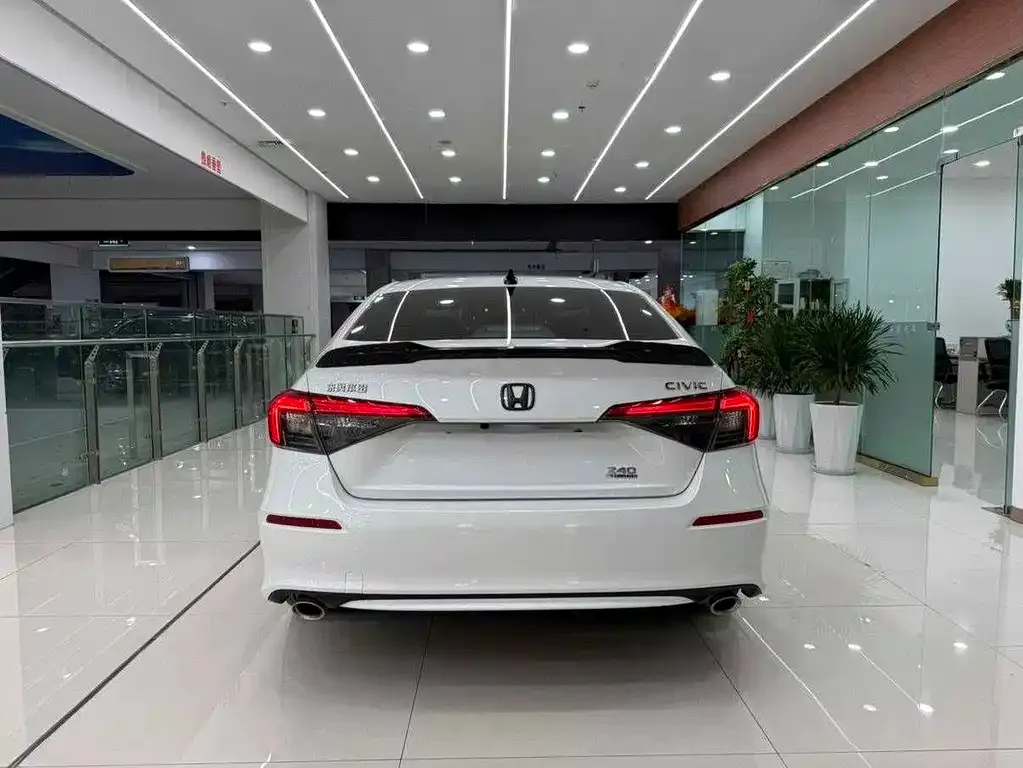Honda Civic — фото 8