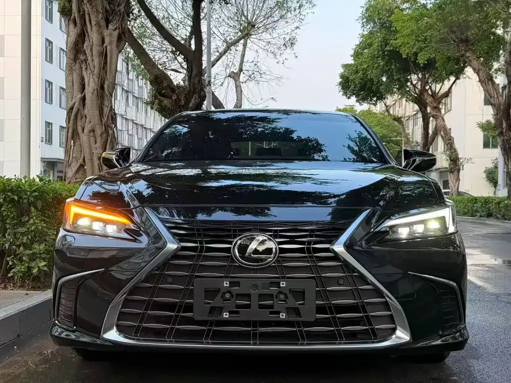 Lexus ES — фото 7