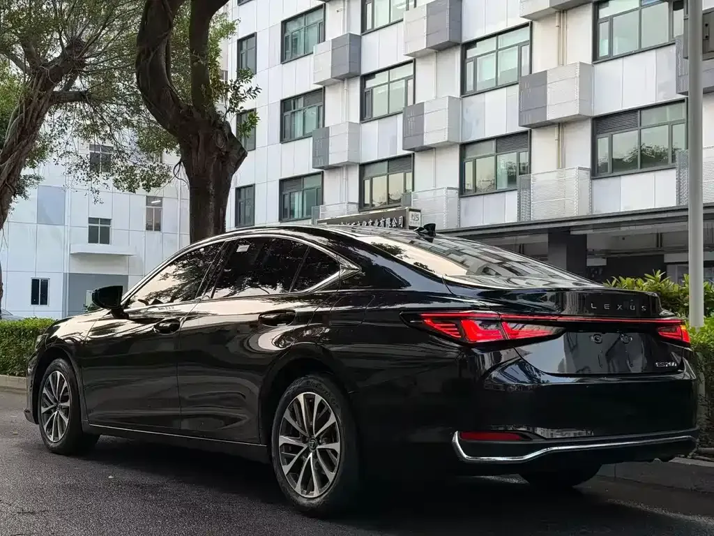 Lexus ES — фото 3