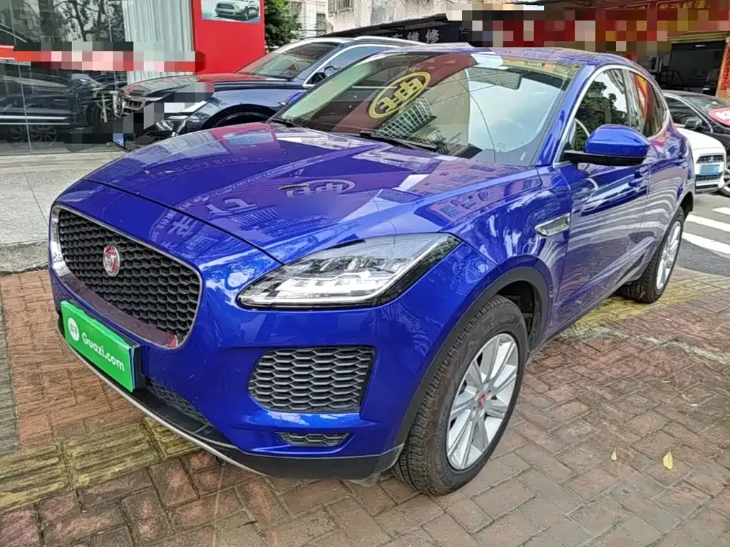 Jaguar E-PACE — фото 4