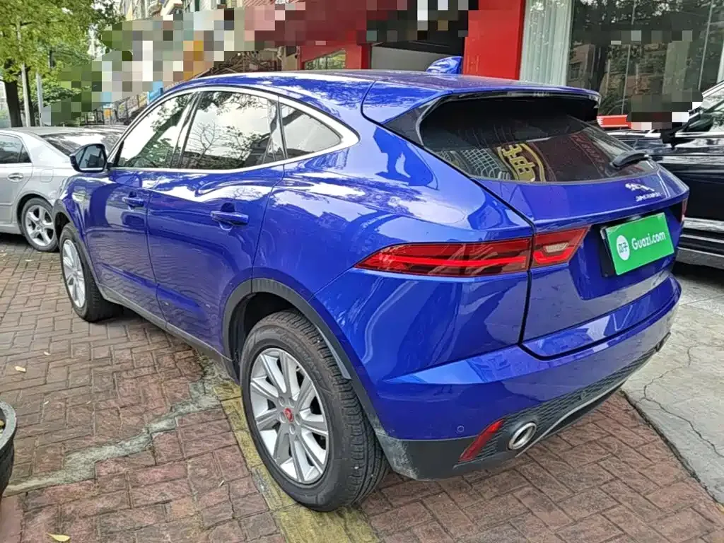 Jaguar E-PACE — фото 5