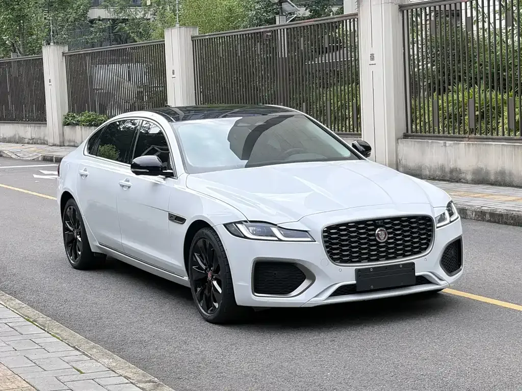 Jaguar XFL — фото 10
