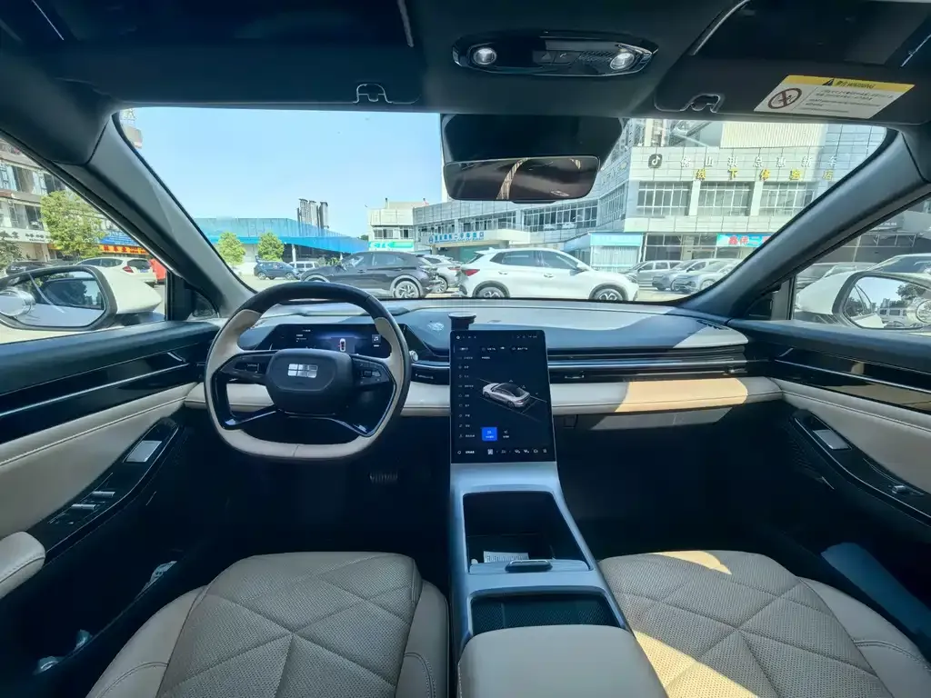 Geely Galaxy L6 — фото 2