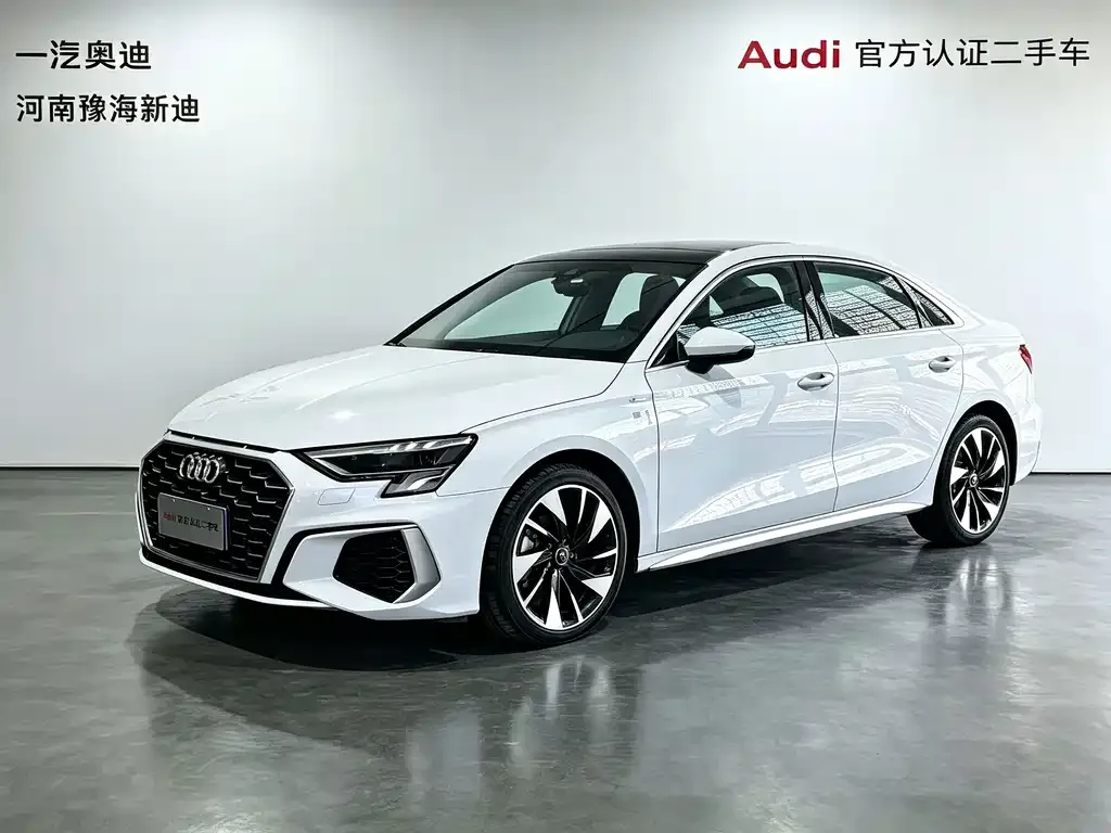 Audi A3 — фото 1