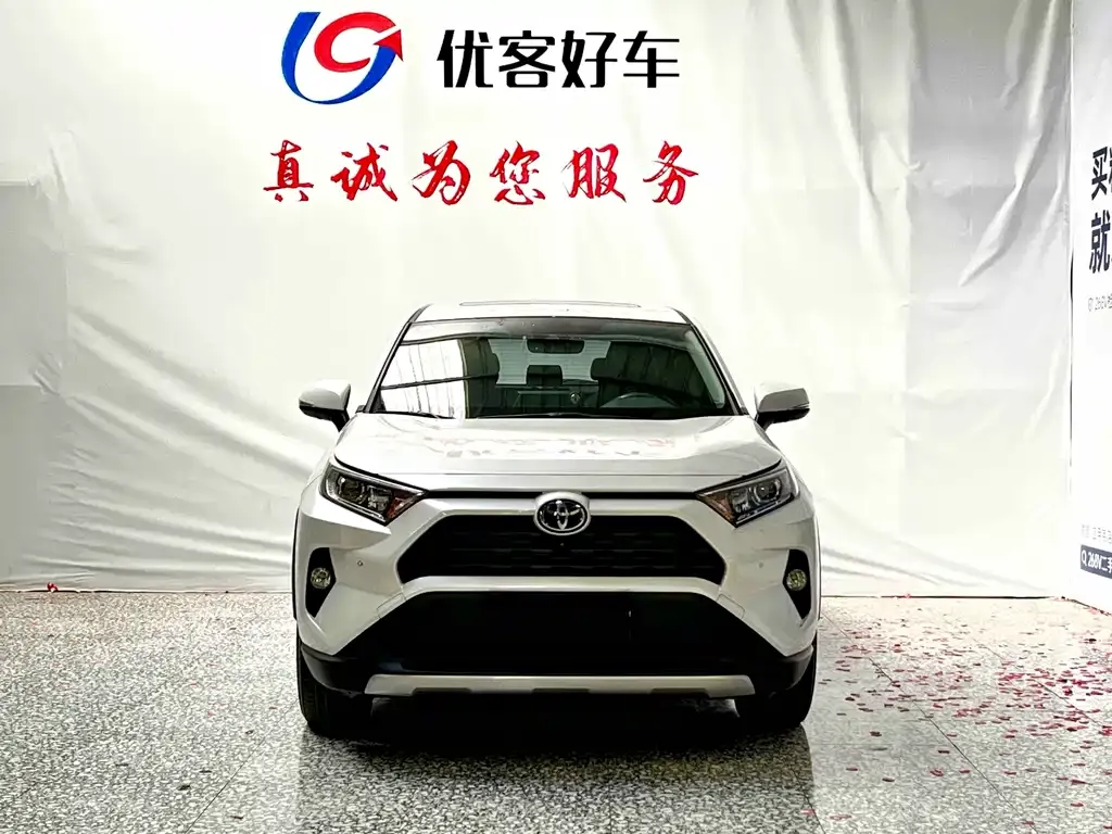 Toyota RAV4 — фото 3