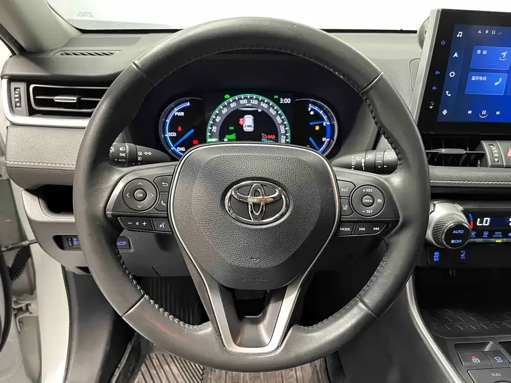 Toyota RAV4 — фото 10