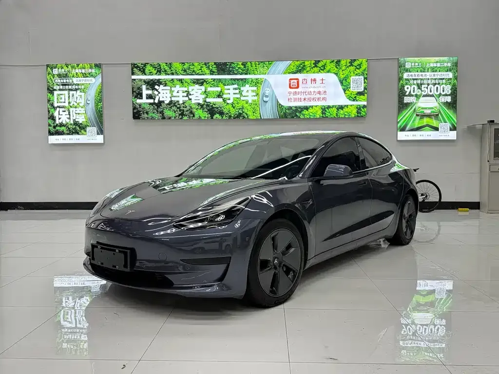 Tesla Model 3 — фото 1