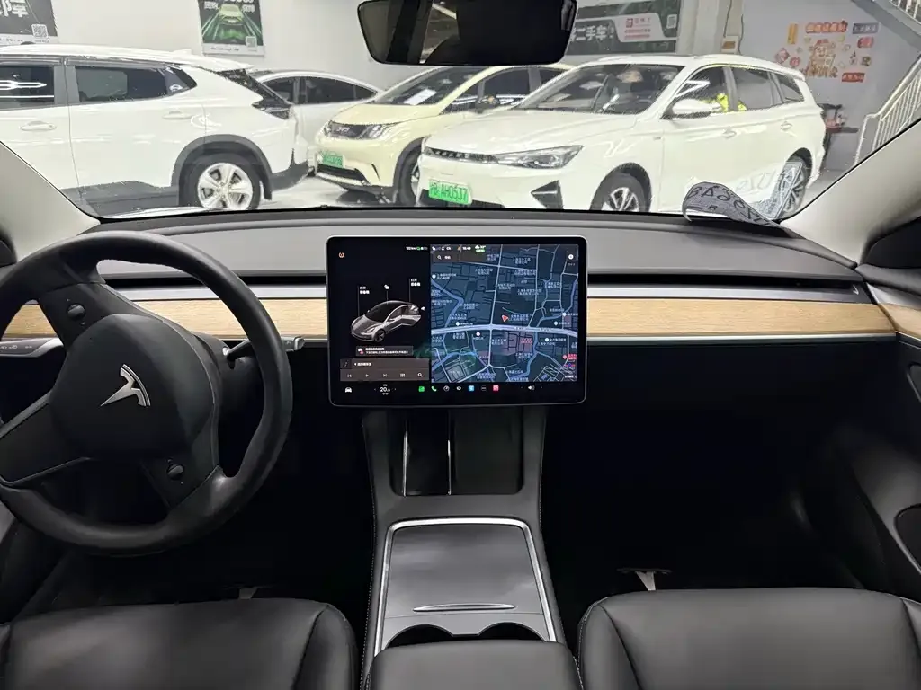 Tesla Model 3 — фото 5