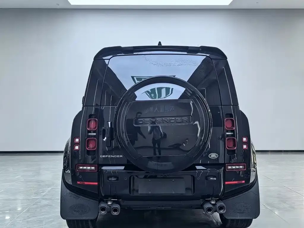 Land Rover Defender — фото 6