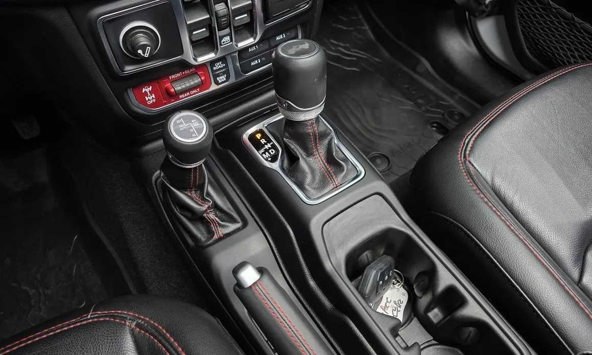 Jeep Wrangler — фото 9