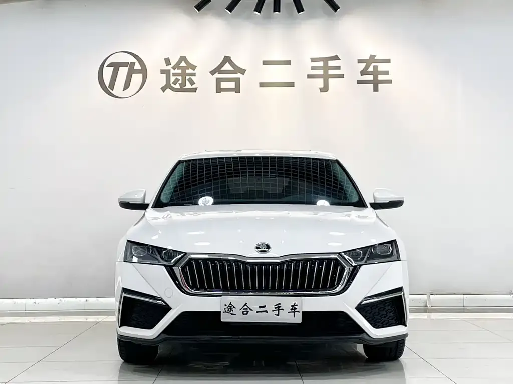 Skoda Octavia — фото 3