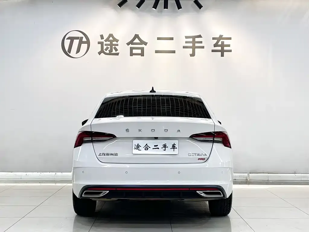 Skoda Octavia — фото 2