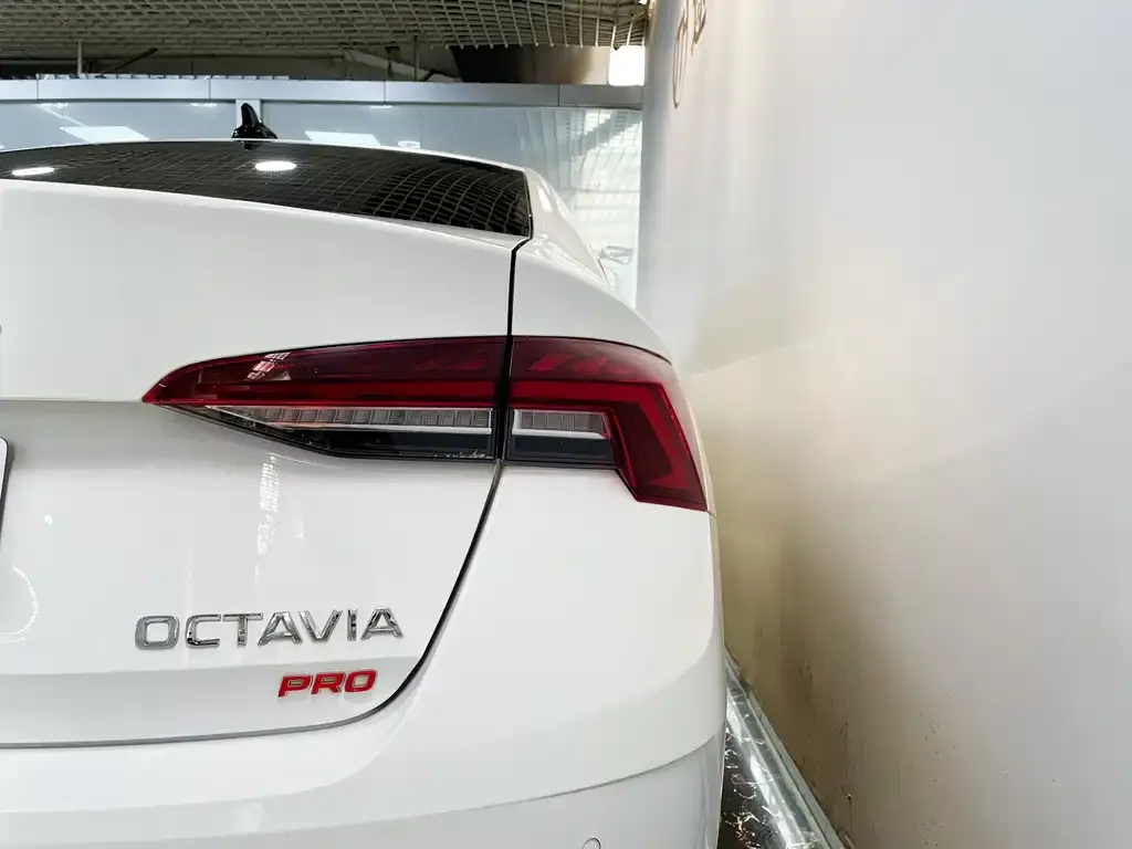 Skoda Octavia — фото 5