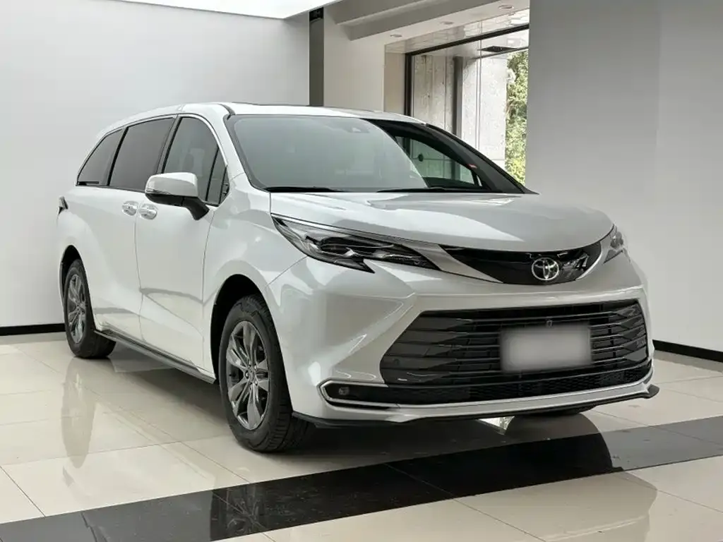 Toyota Sienna — фото 10