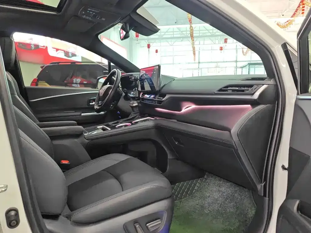 Toyota Sienna — фото 4