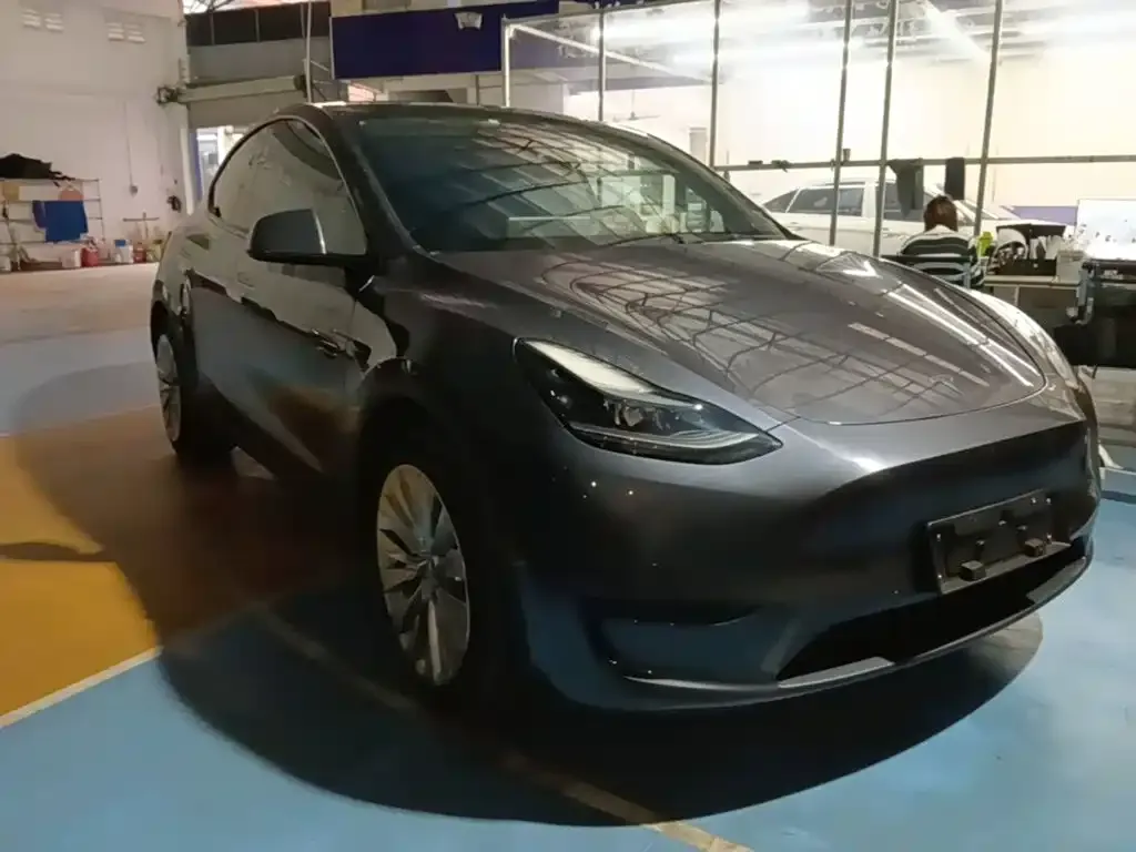 Tesla Model Y — фото 3