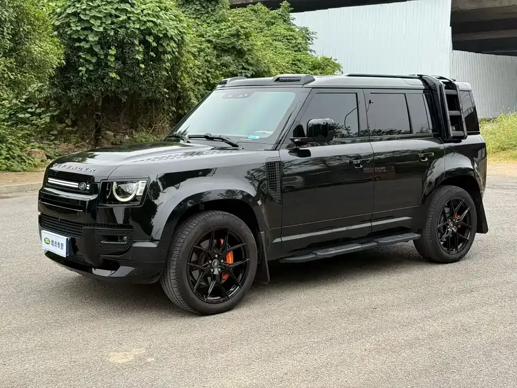 Land Rover Defender — фото 1