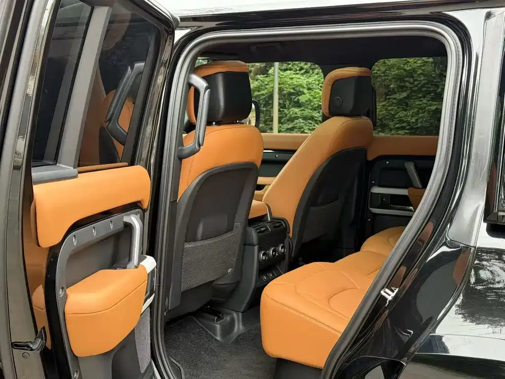 Land Rover Defender — фото 6