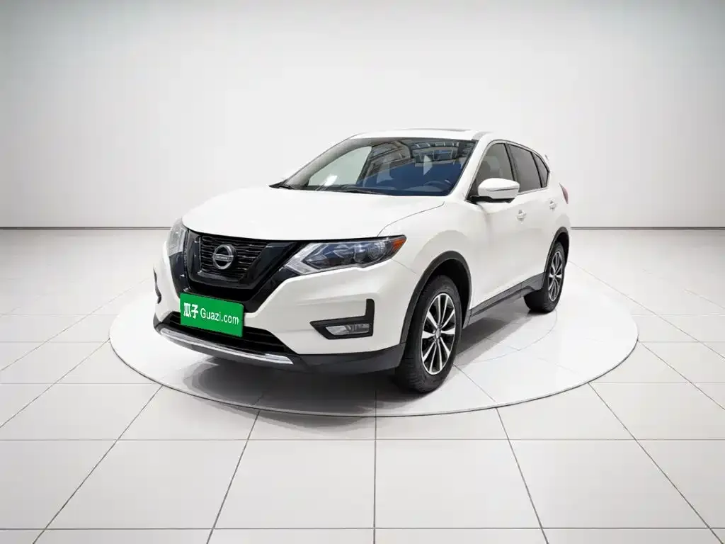 Nissan X-Trail — фото 1
