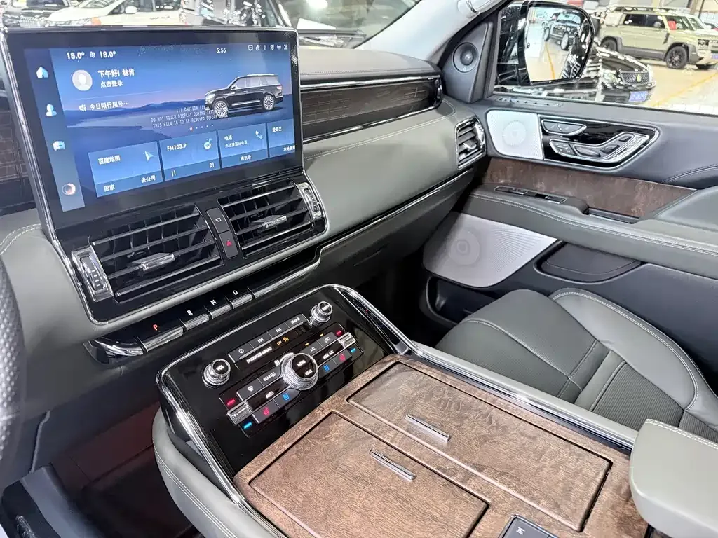 Lincoln Navigator — фото 10
