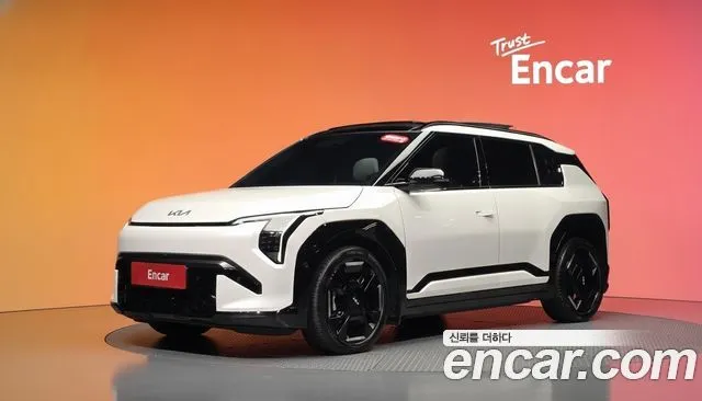 Kia EV3 — фото 1