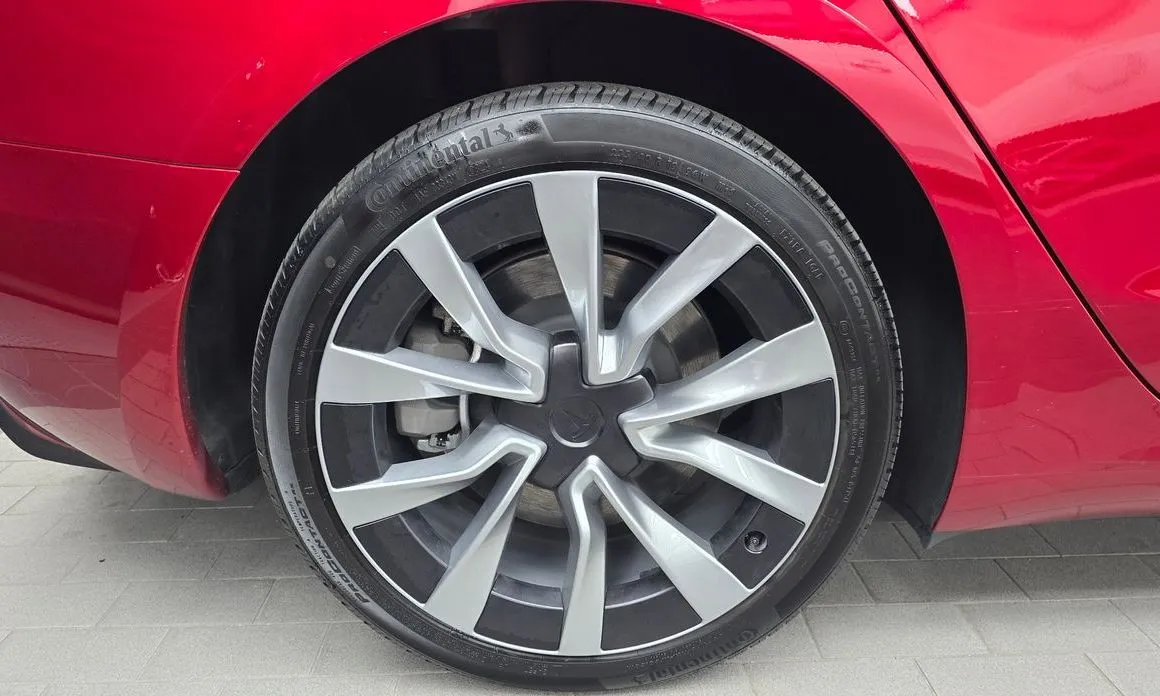 Tesla Model 3 — фото 10
