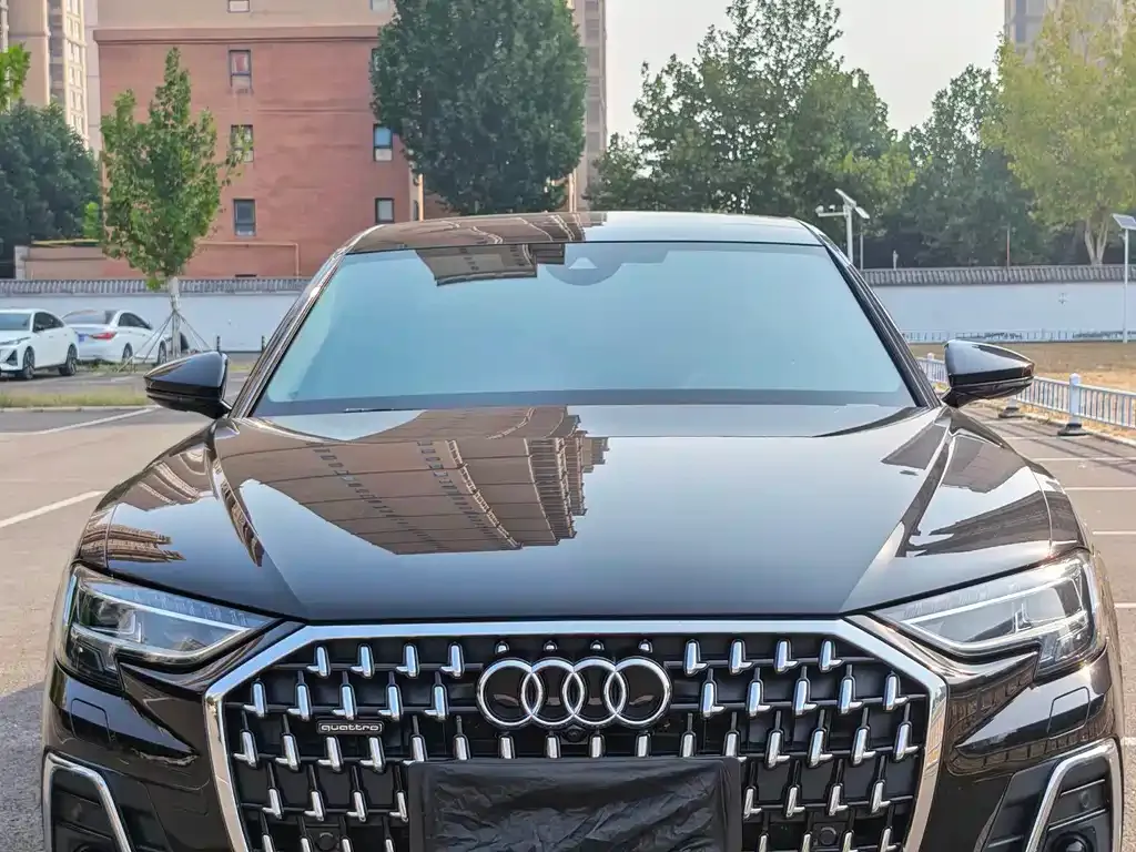 Audi A8 — фото 4