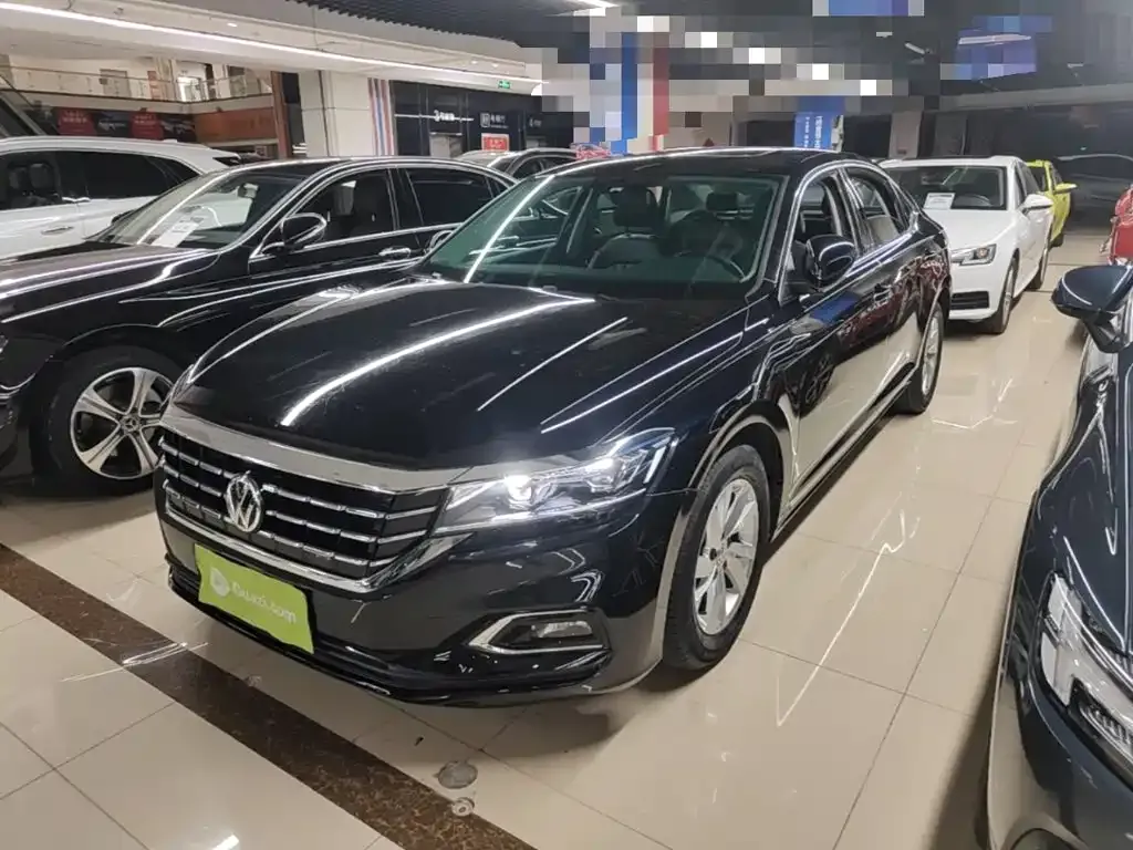 Volkswagen Passat — фото 1