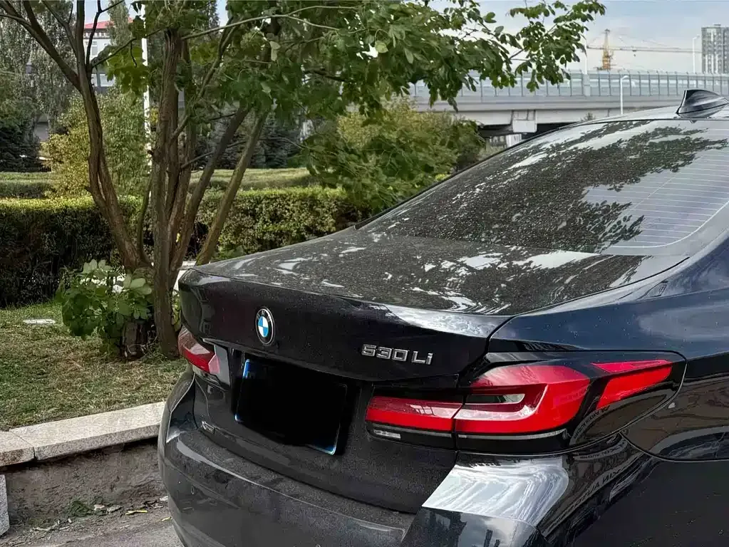 BMW 5 Series — фото 10