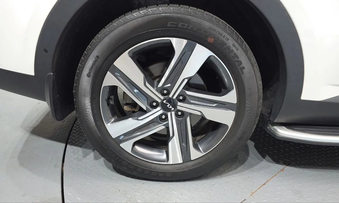 Kia Sorento — фото 10